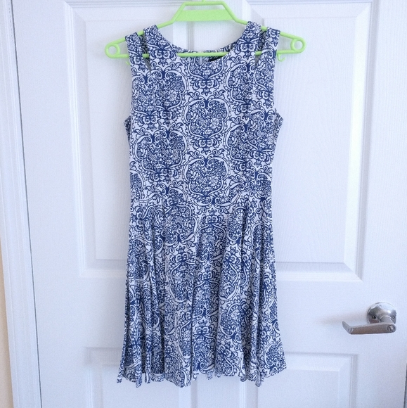 Baroque Patterned Cut-Out Skater Dress - Picture 5 of 10